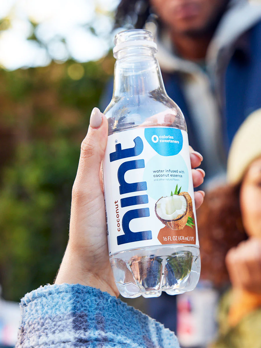 coconut hint® water - Image 4