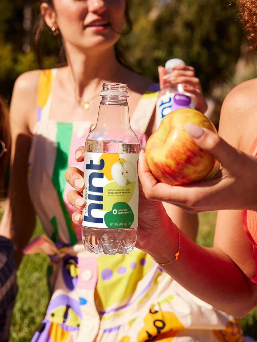 crisp apple hint® water - Image 3